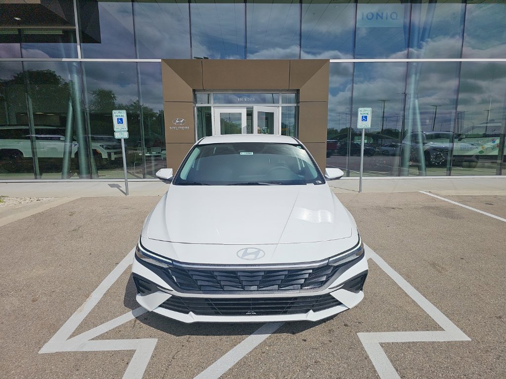 New 2026 Hyundai Elantra SE FWD image 8