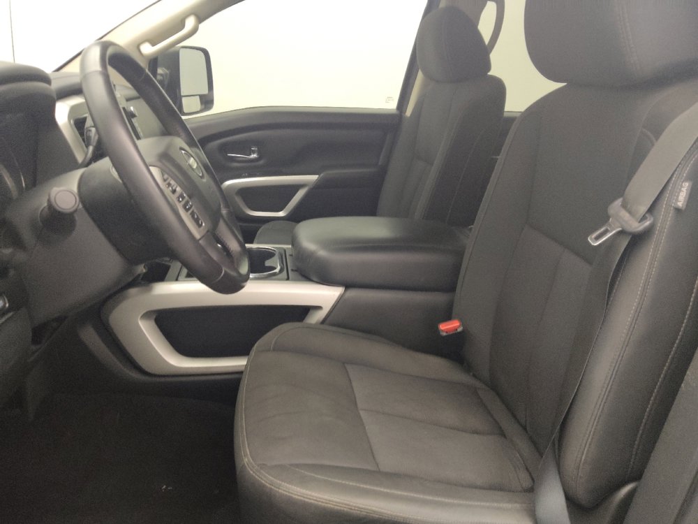 Used 2019 Nissan Titan SV w/ SV Convenience Package image 17