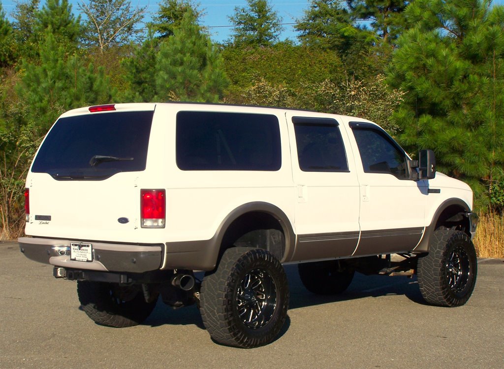 Used 2001 Ford Excursion Limited AWD/4WD image 2