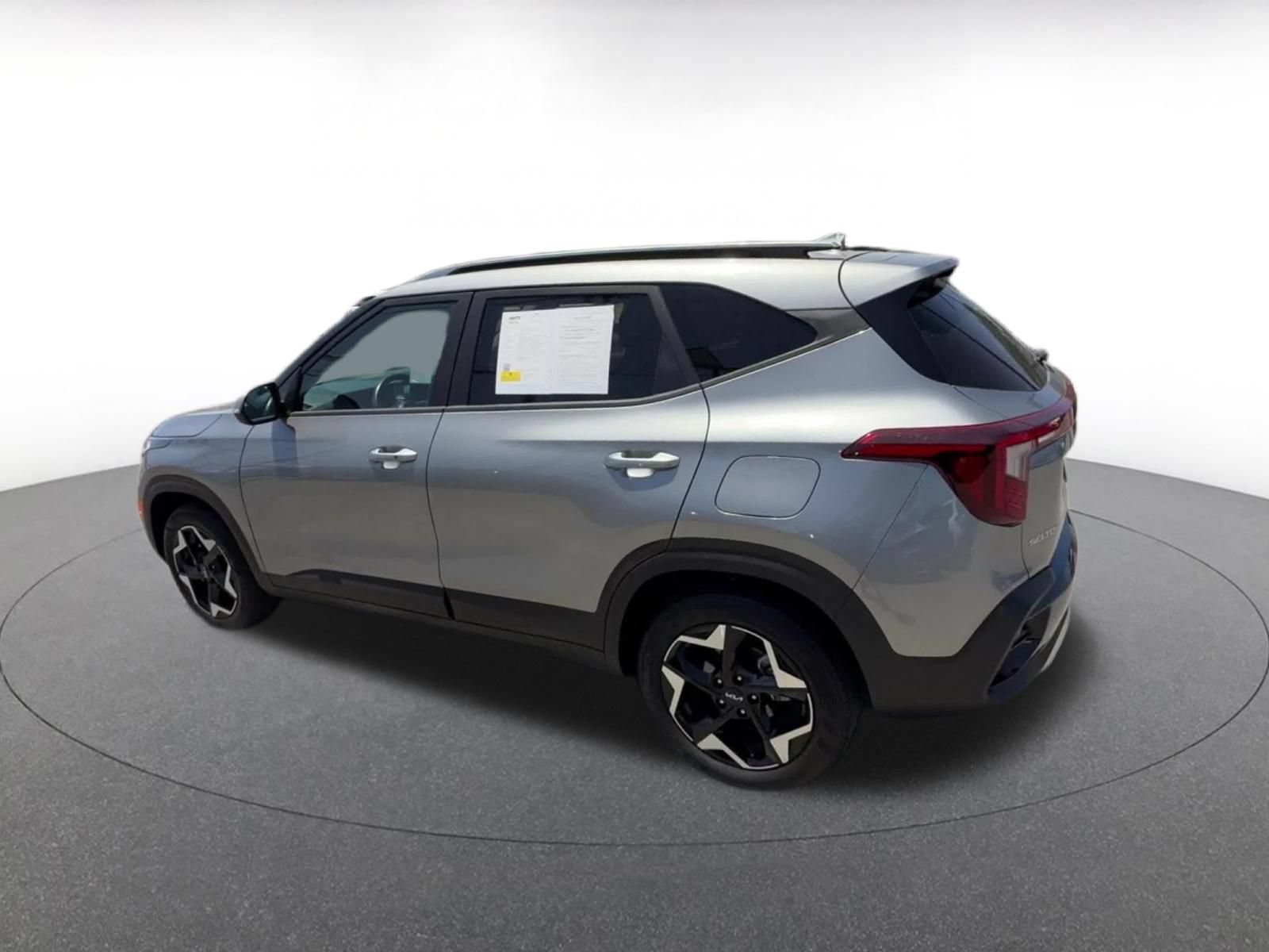 Used 2025 Kia Seltos S FWD image 10
