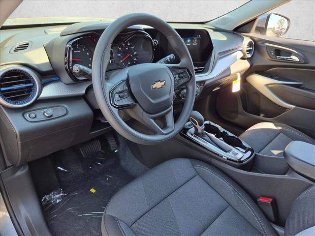 New 2026 Chevrolet Trax LS w/ LS Convenience Package FWD image 3