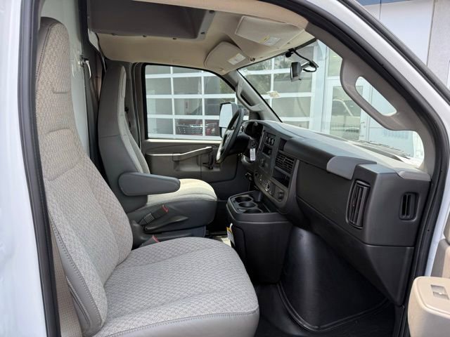 New 2025 Chevrolet Express 3500 w/ Power Convenience Package image 18