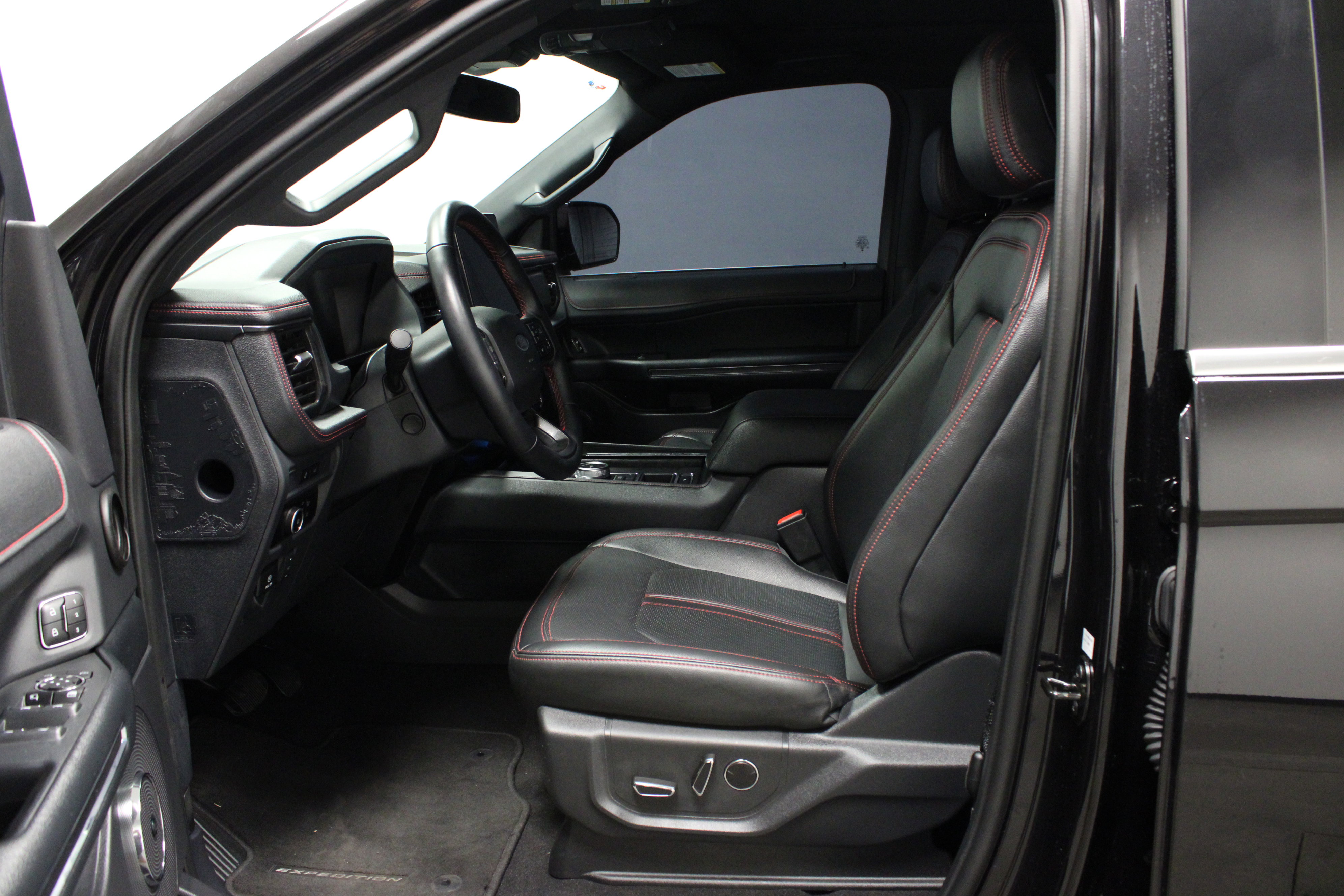 Used 2024 Ford Expedition Max Limited image 19