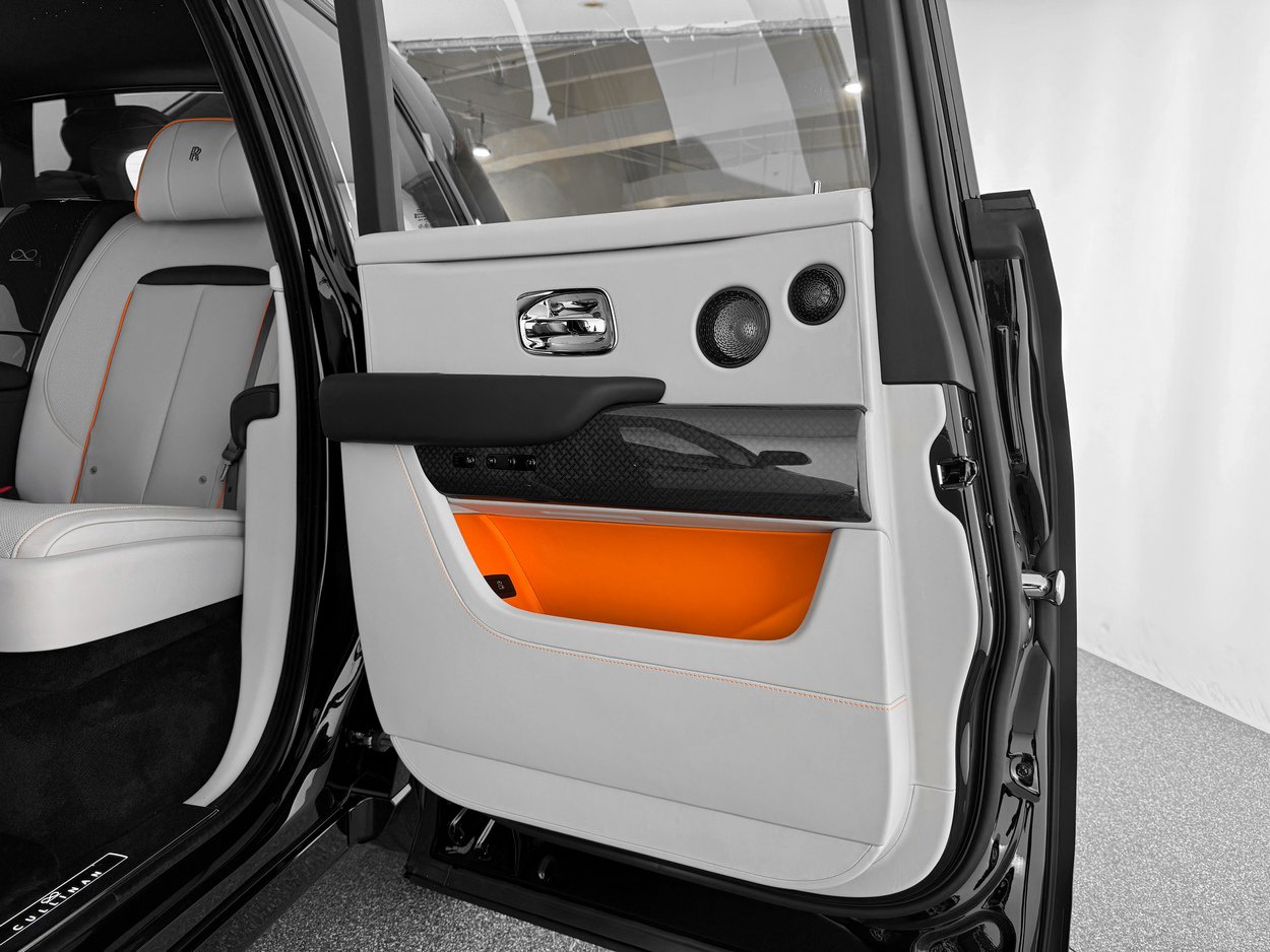 New 2026 Rolls-Royce Cullinan Black Badge image 28