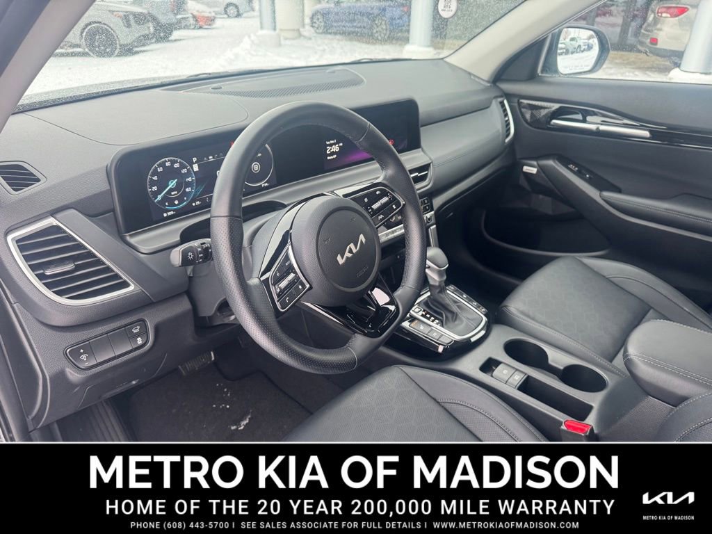 Used 2025 Kia Seltos SX image 11