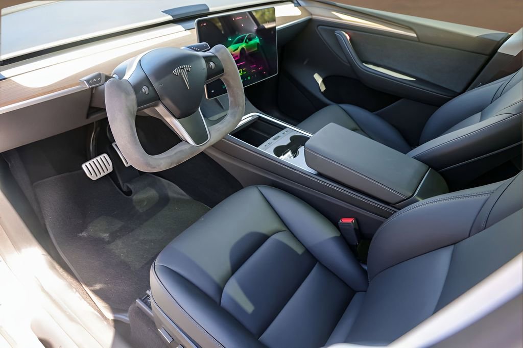 Used 2024 Tesla Model Y Performance image 10