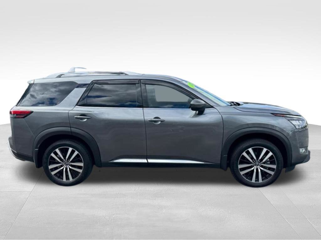 Used 2025 Nissan Pathfinder Platinum w/ Cargo Package FWD image 9