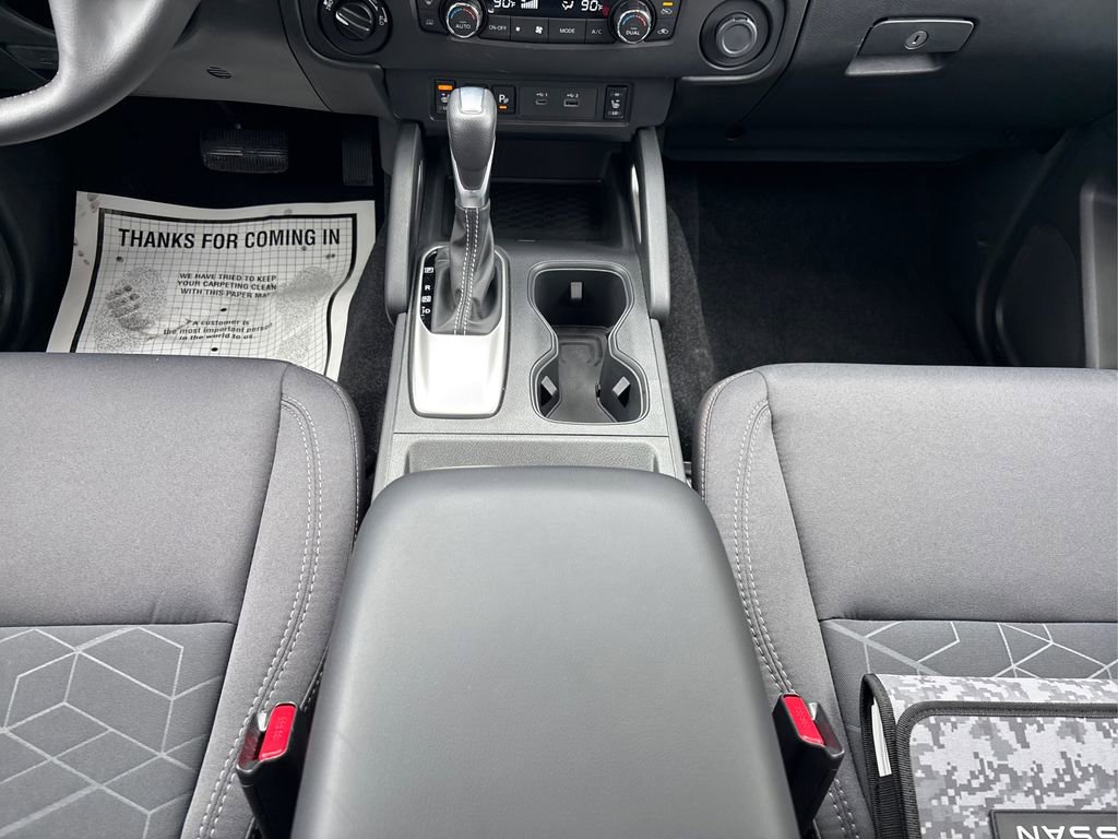 Used 2025 Nissan Frontier SV w/ SV Convenience Package image 17