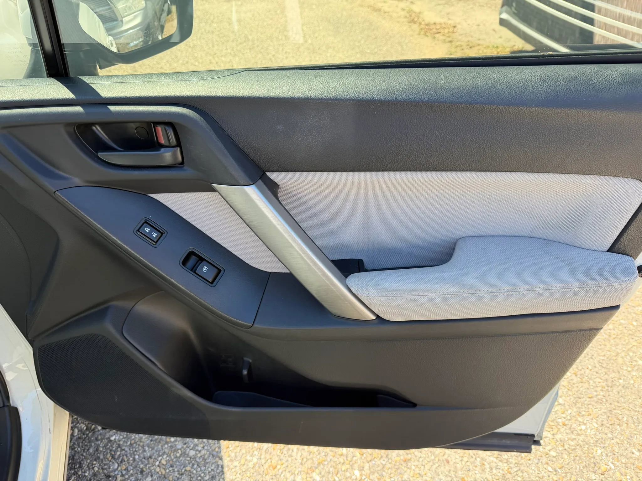 Used 2015 Subaru Forester 2.5i Premium w/ All-Weather Package image 9