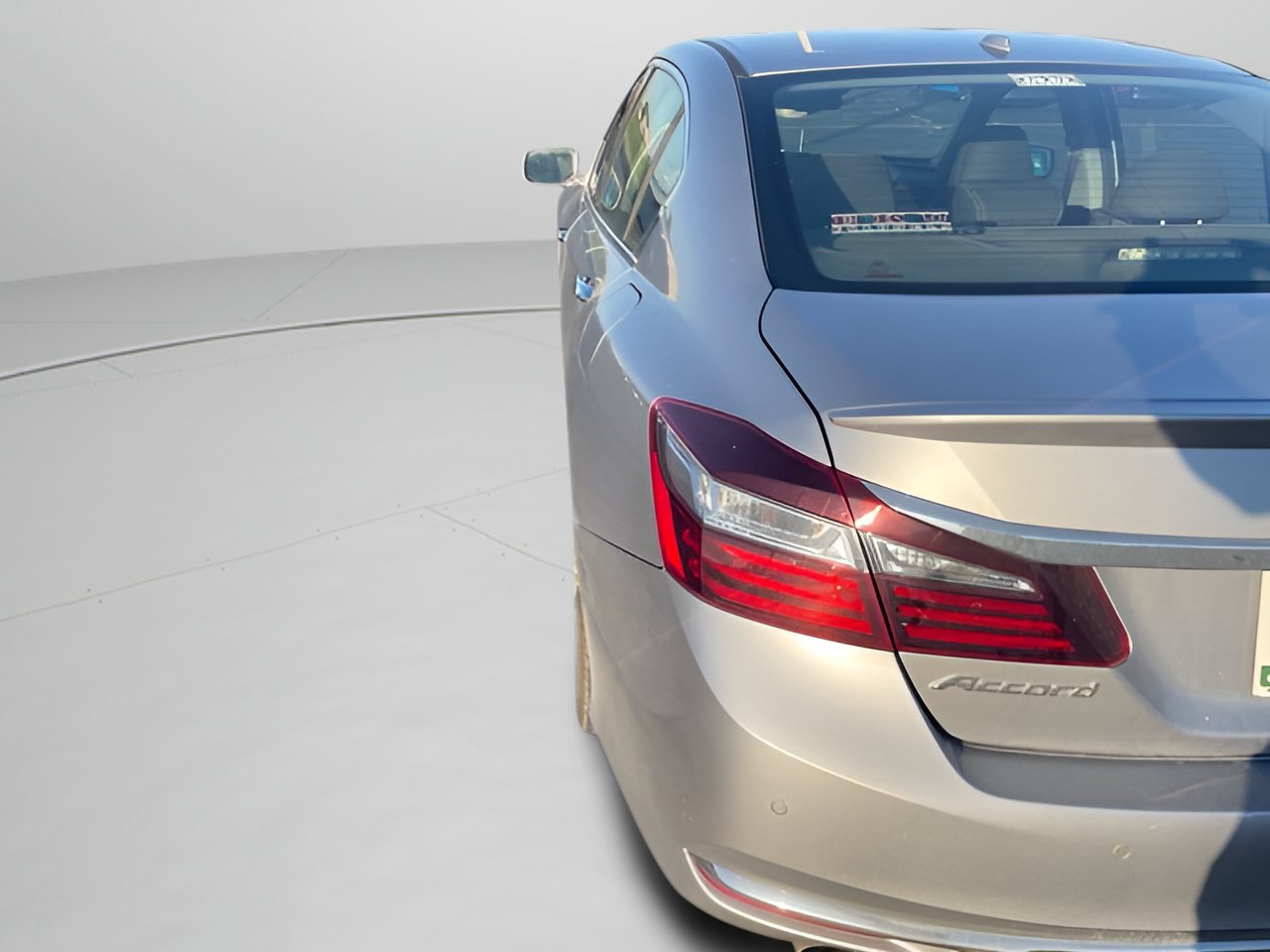 Used 2017 Honda Accord Touring image 9