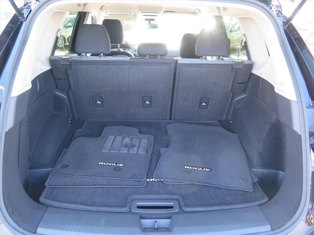 Used 2023 Nissan Rogue SV image 17
