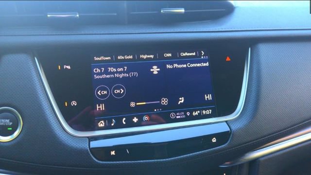 Used 2025 Cadillac XT5 Luxury AWD/4WD image 8