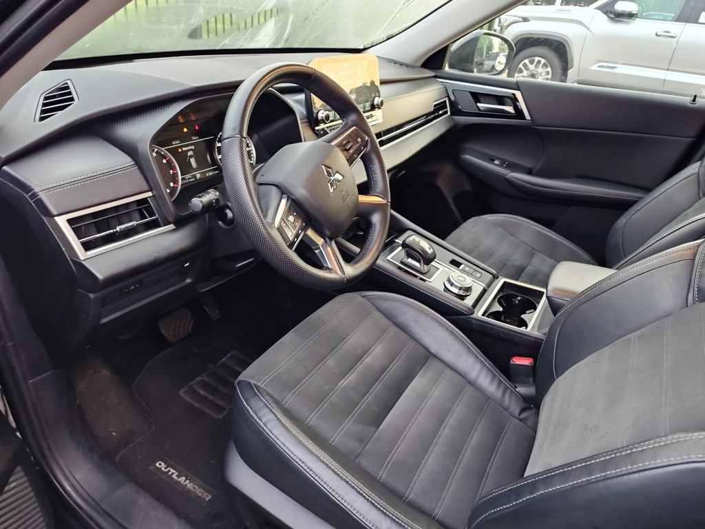 Used 2023 Mitsubishi Outlander SE AWD/4WD image 7