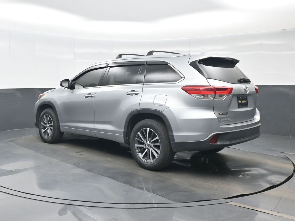 Used 2018 Toyota Highlander XLE FWD image 4