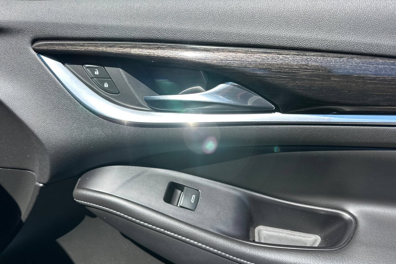 Used 2020 Buick Enclave Avenir w/ Avenir Technology Package AWD/4WD image 22