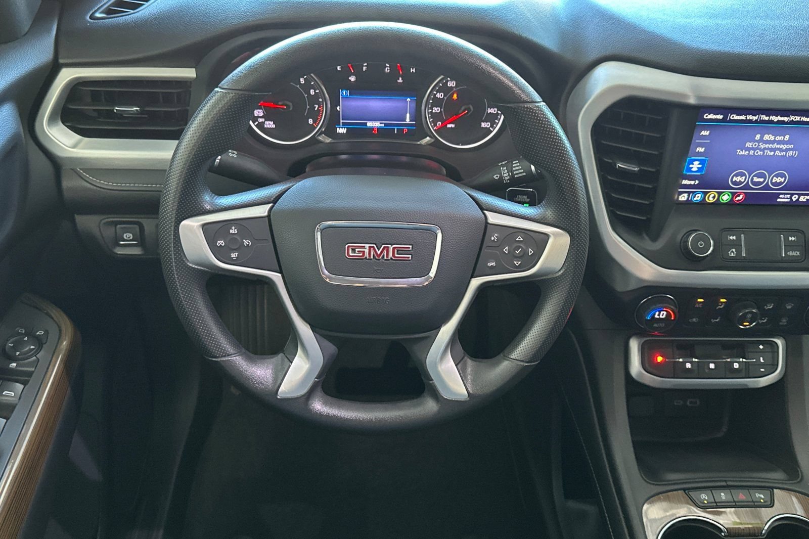 Used 2021 GMC Acadia SLE FWD image 17