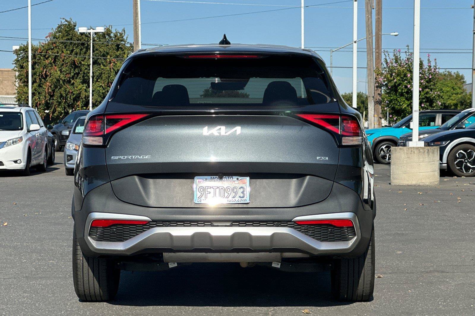 Used 2023 Kia Sportage LX AWD/4WD image 5