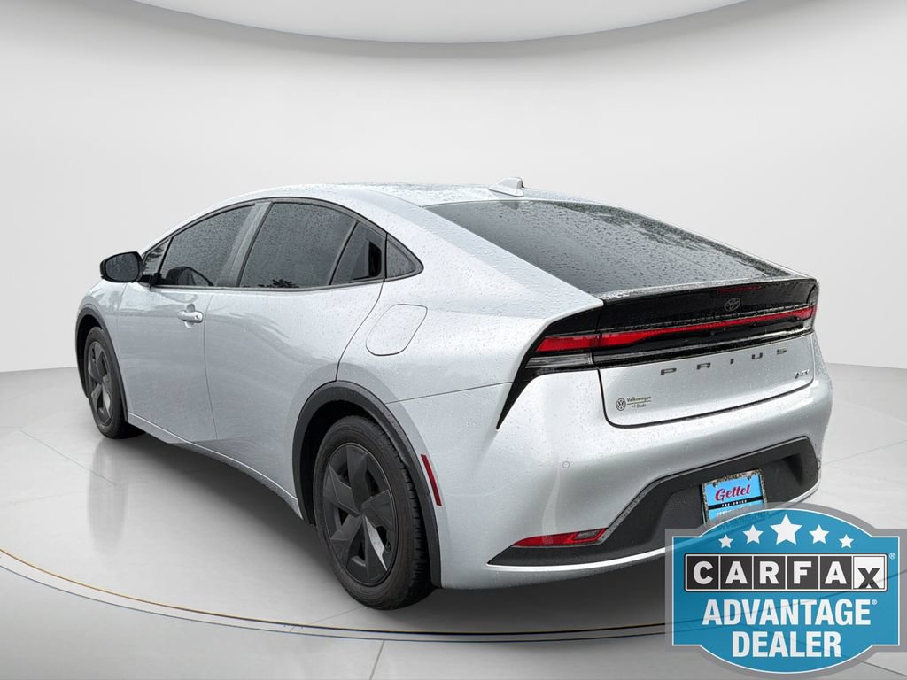 Used 2025 Toyota Prius LE FWD image 7