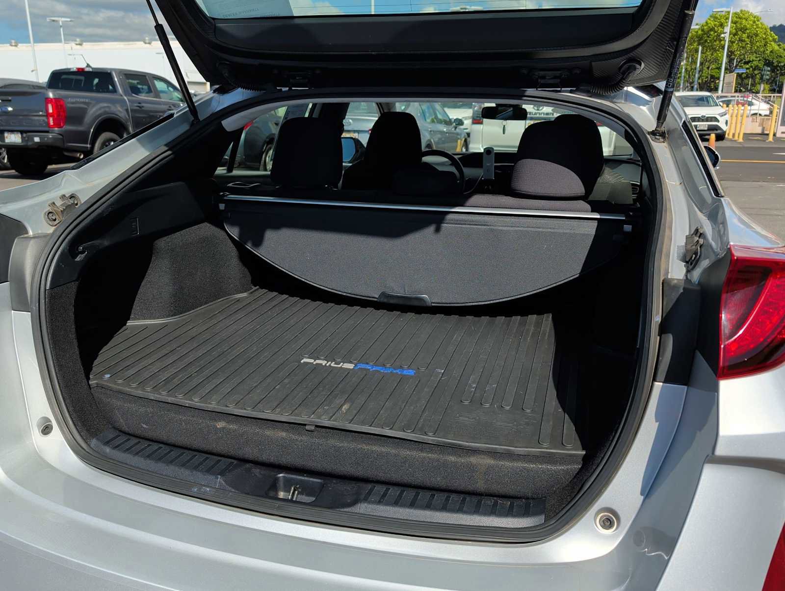 Used 2020 Toyota Prius Prime LE image 19