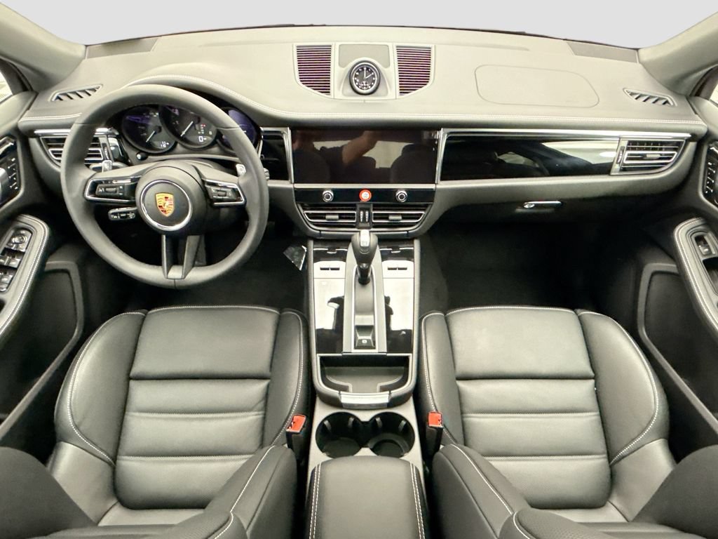 Used 2026 Porsche Macan AWD/4WD image 16