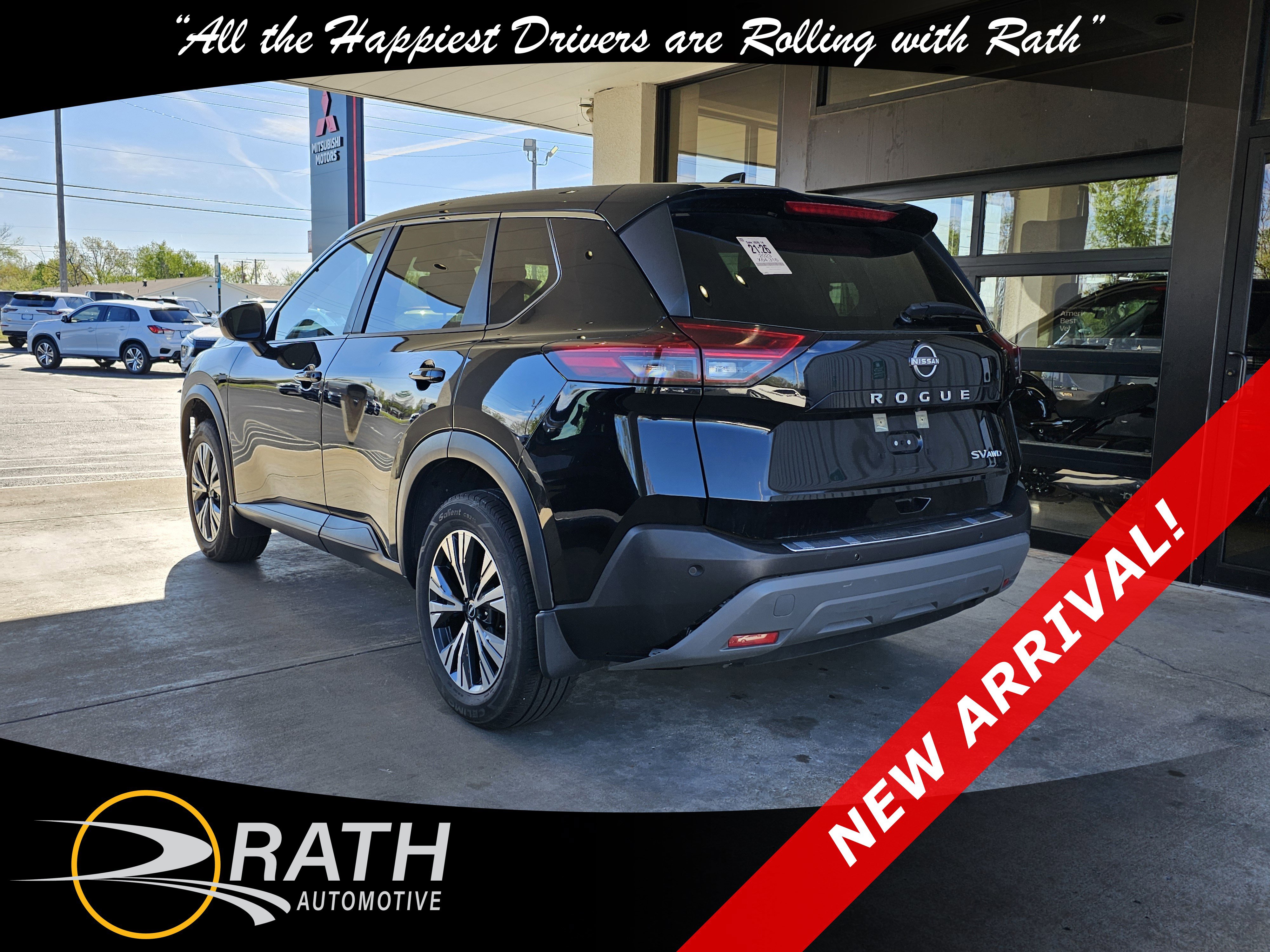 Used 2023 Nissan Rogue SV image 4