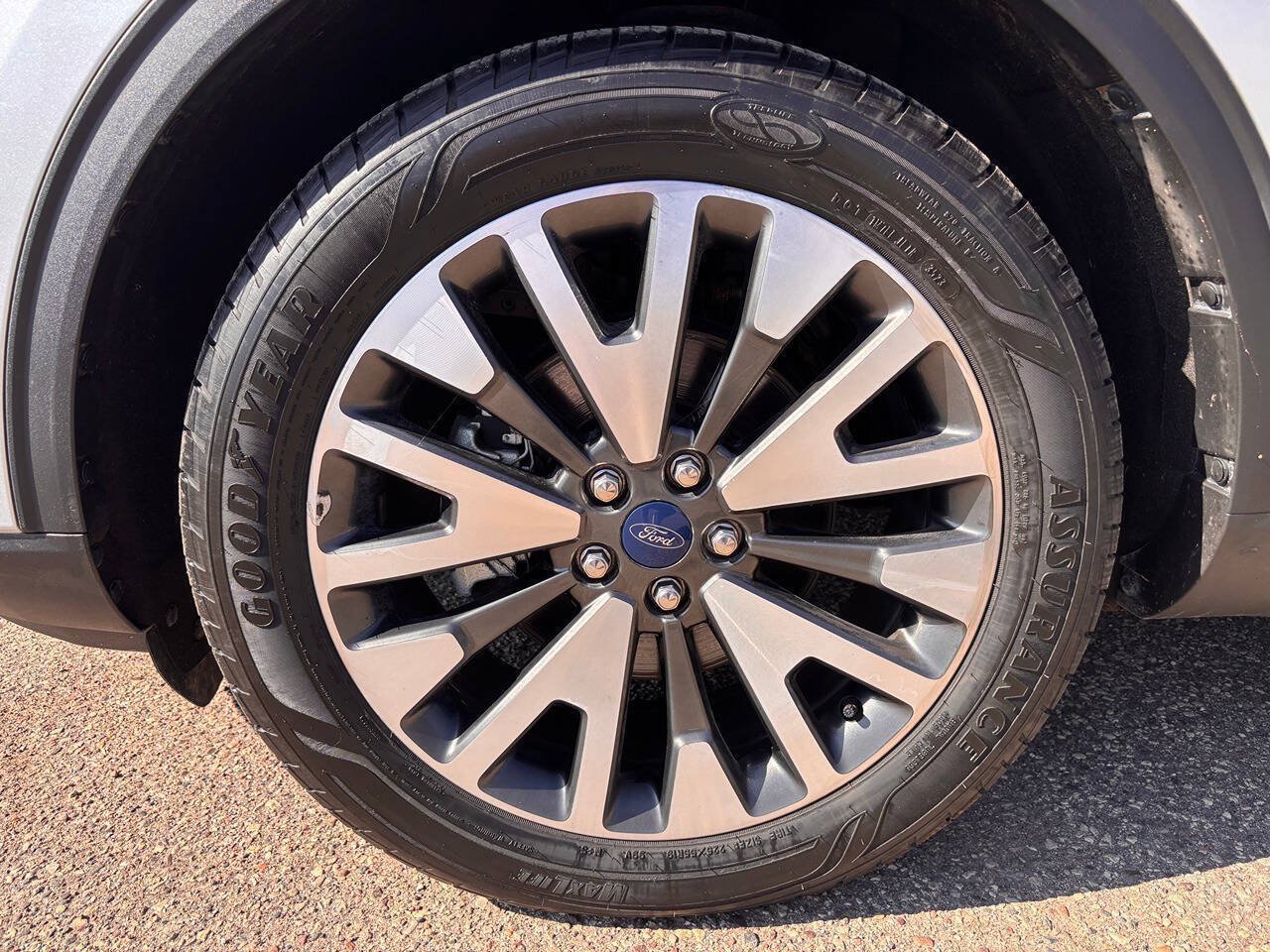 Used 2020 Ford Escape Titanium AWD/4WD image 15