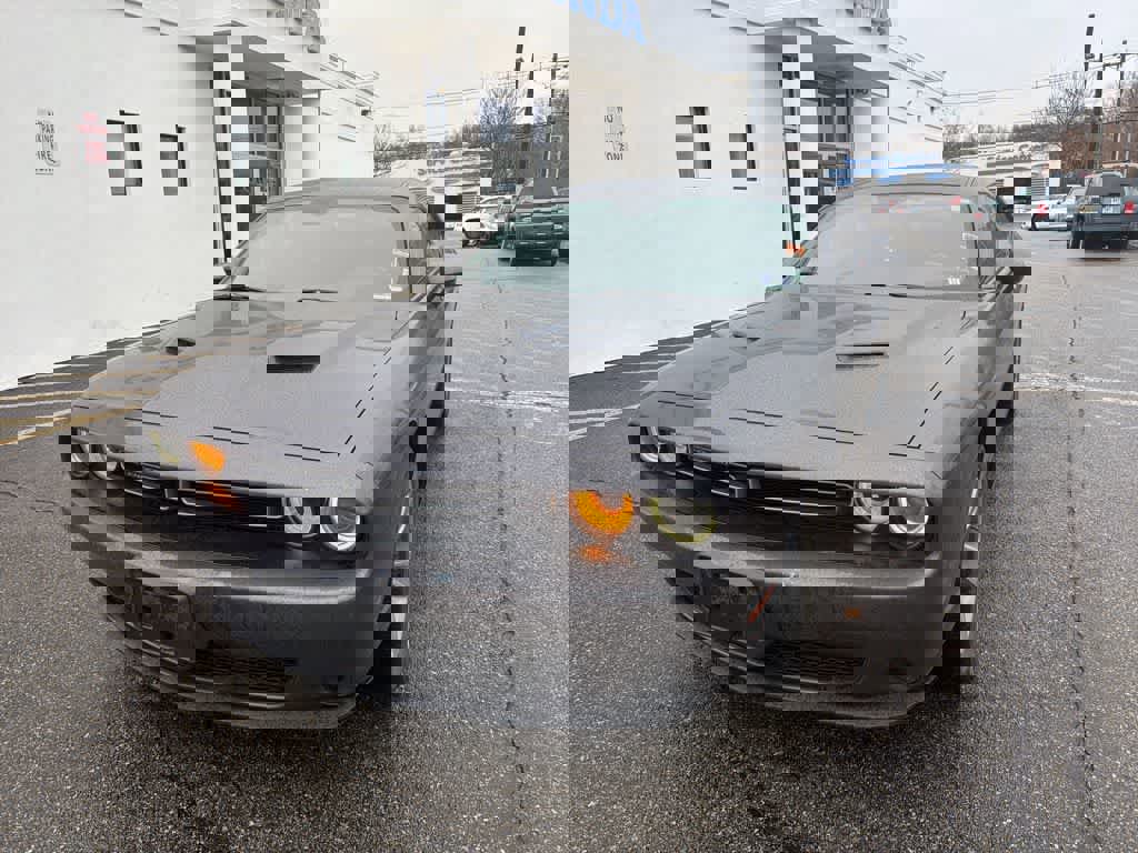 Used 2019 Dodge Challenger SXT image 24