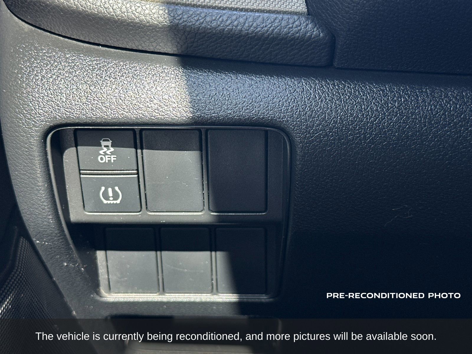 Used 2018 Honda CR-V LX image 15