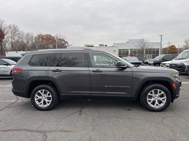 Used 2022 Jeep Grand Cherokee L Limited image 17