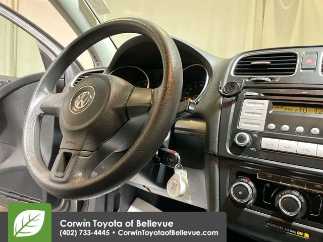 Used 2010 Volkswagen Golf 4-Door image 20