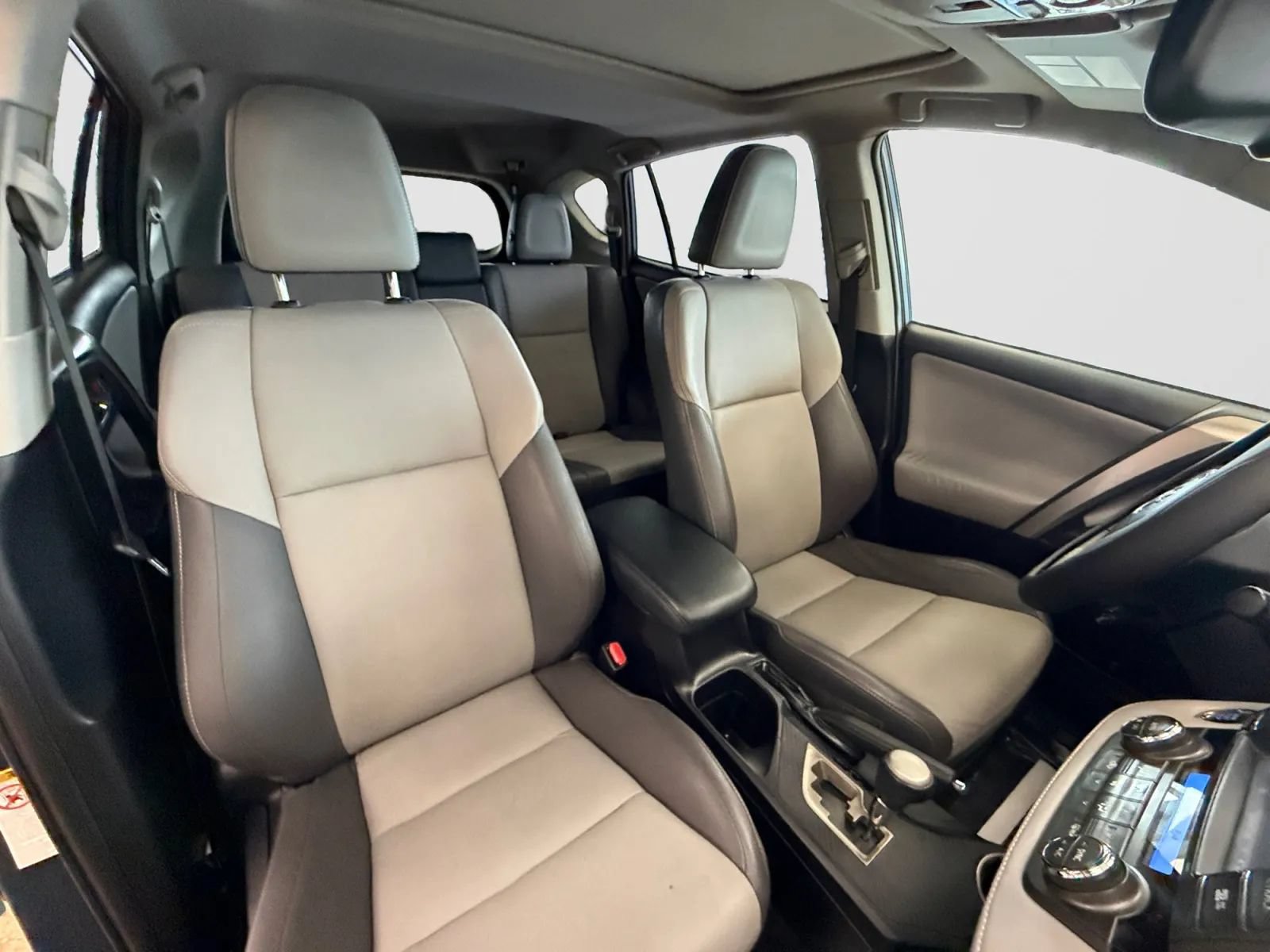 Used 2014 Toyota RAV4 Limited AWD/4WD image 21