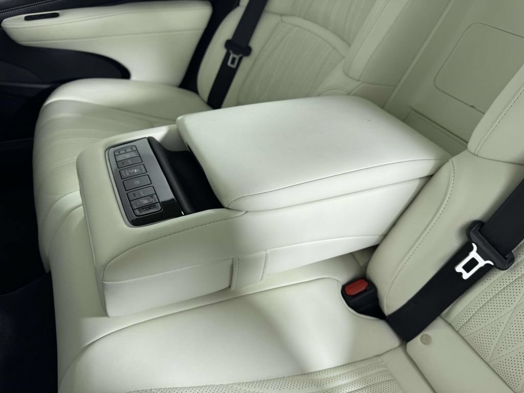 Used 2024 Lexus LS 500 AWD w/ Interior Upgrade Package image 35