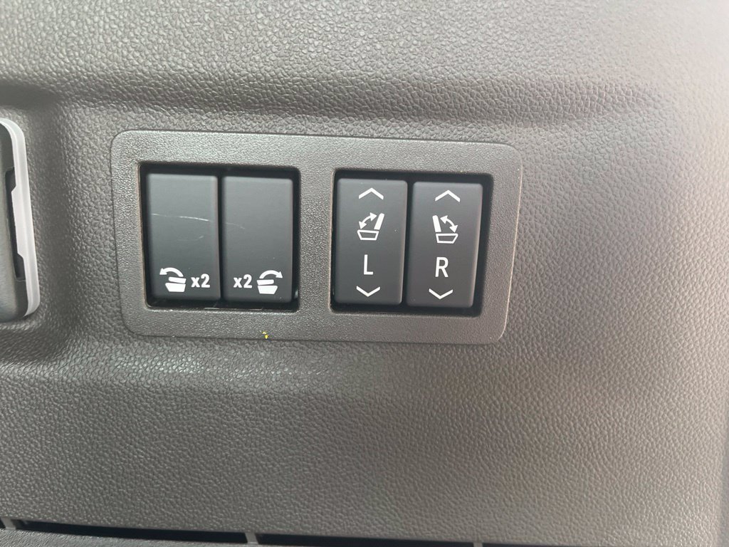 New 2026 GMC Yukon XL Elevation AWD/4WD image 42