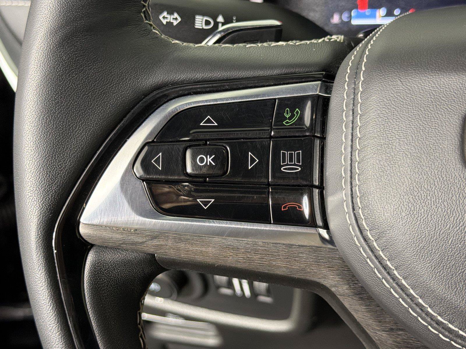 Used 2023 Jeep Grand Cherokee Overland w/ Adv Protech Group III AWD/4WD image 25