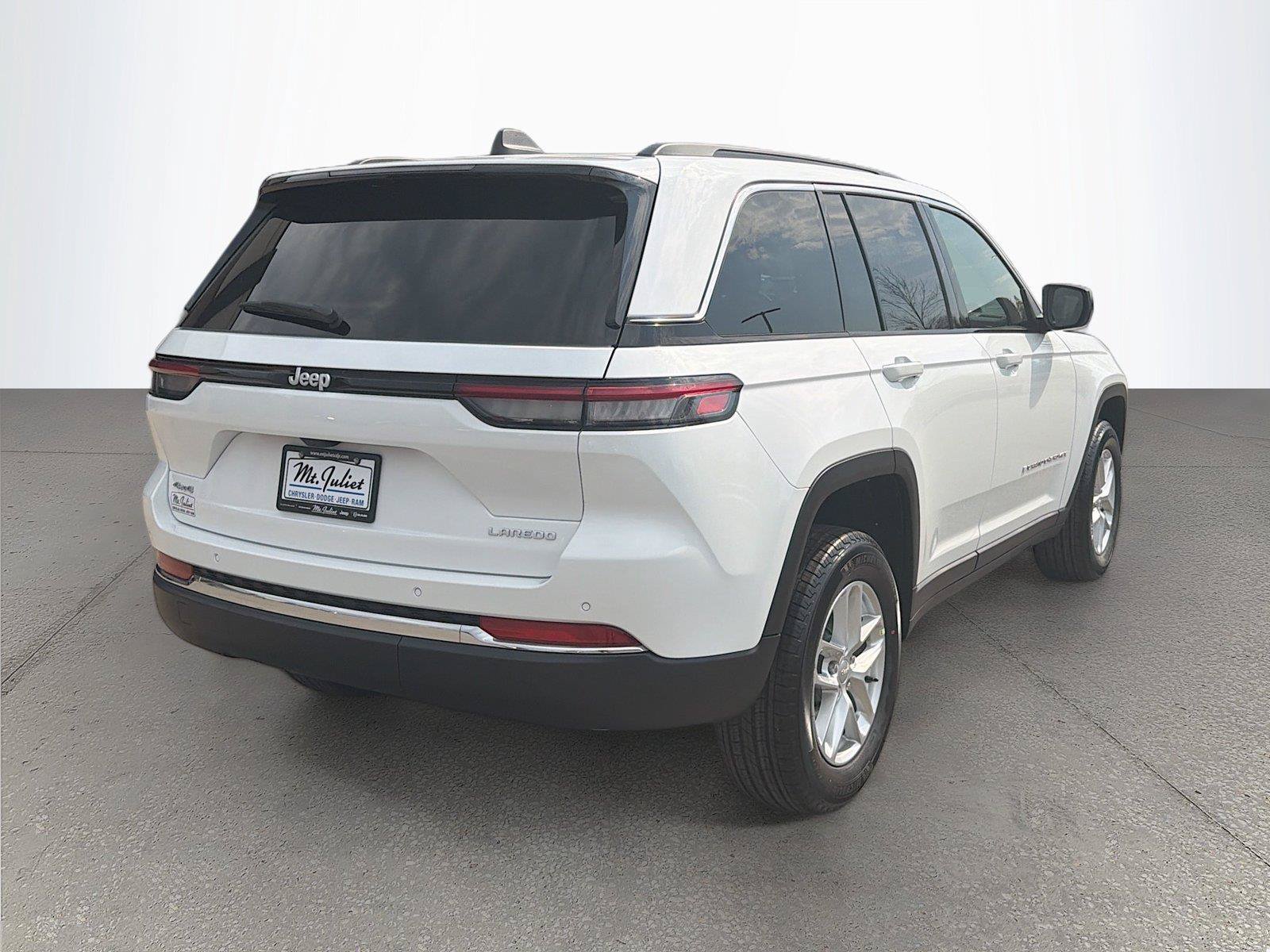 New 2026 Jeep Grand Cherokee Laredo X AWD/4WD image 4