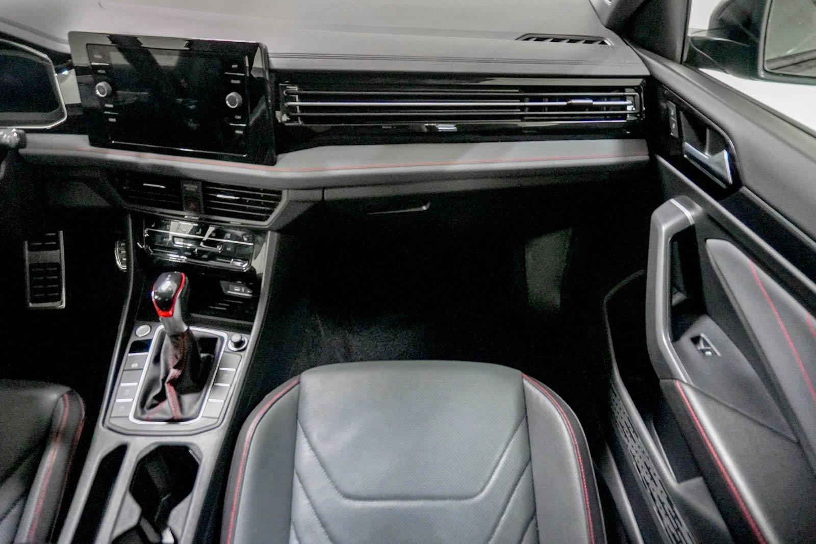 Used 2025 Volkswagen Jetta GLI Autobahn image 29