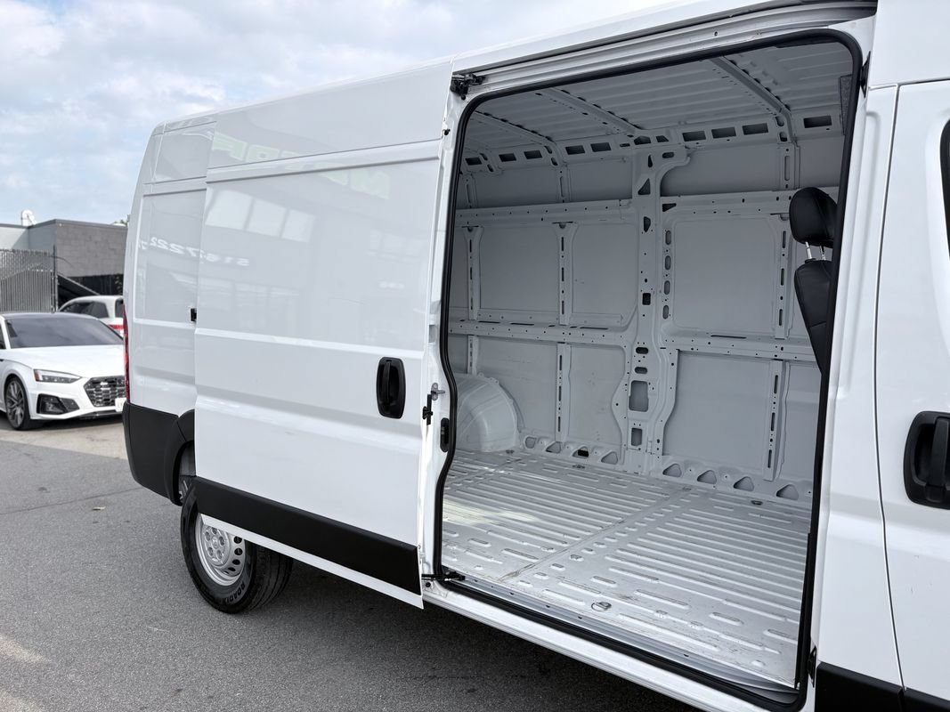 Used 2026 RAM ProMaster 2500 w/ Convenience Group FWD image 15