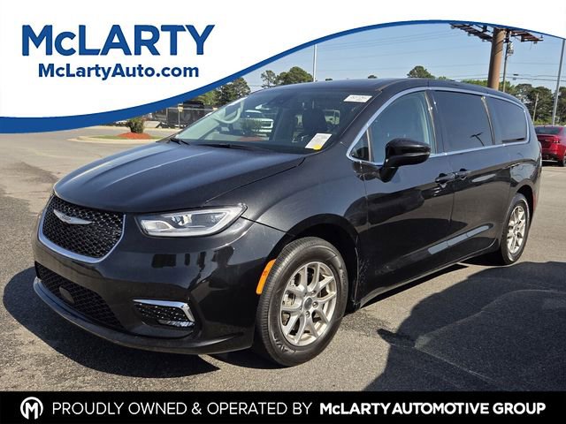 Used 2023 Chrysler Pacifica Touring-L