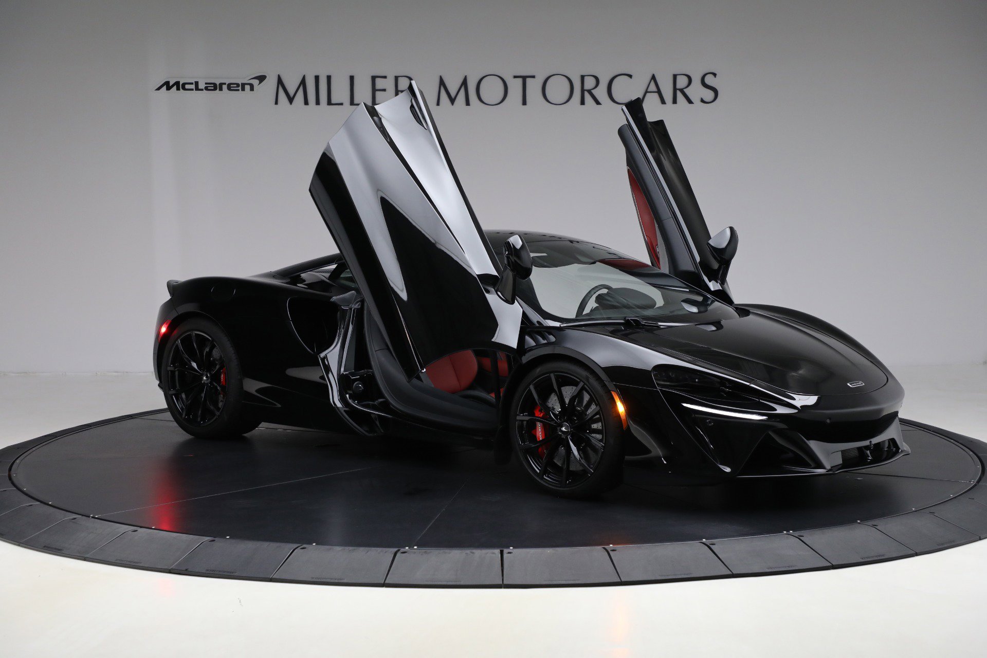 Used 2024 McLaren Artura image 20