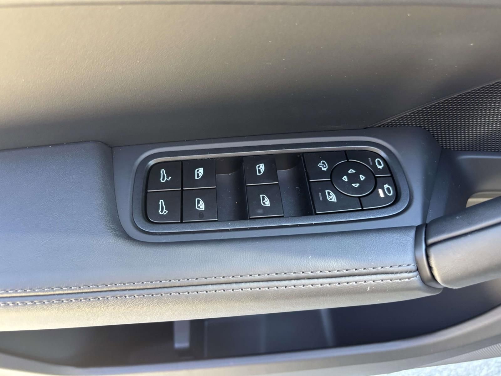 New 2026 Porsche Cayenne image 22