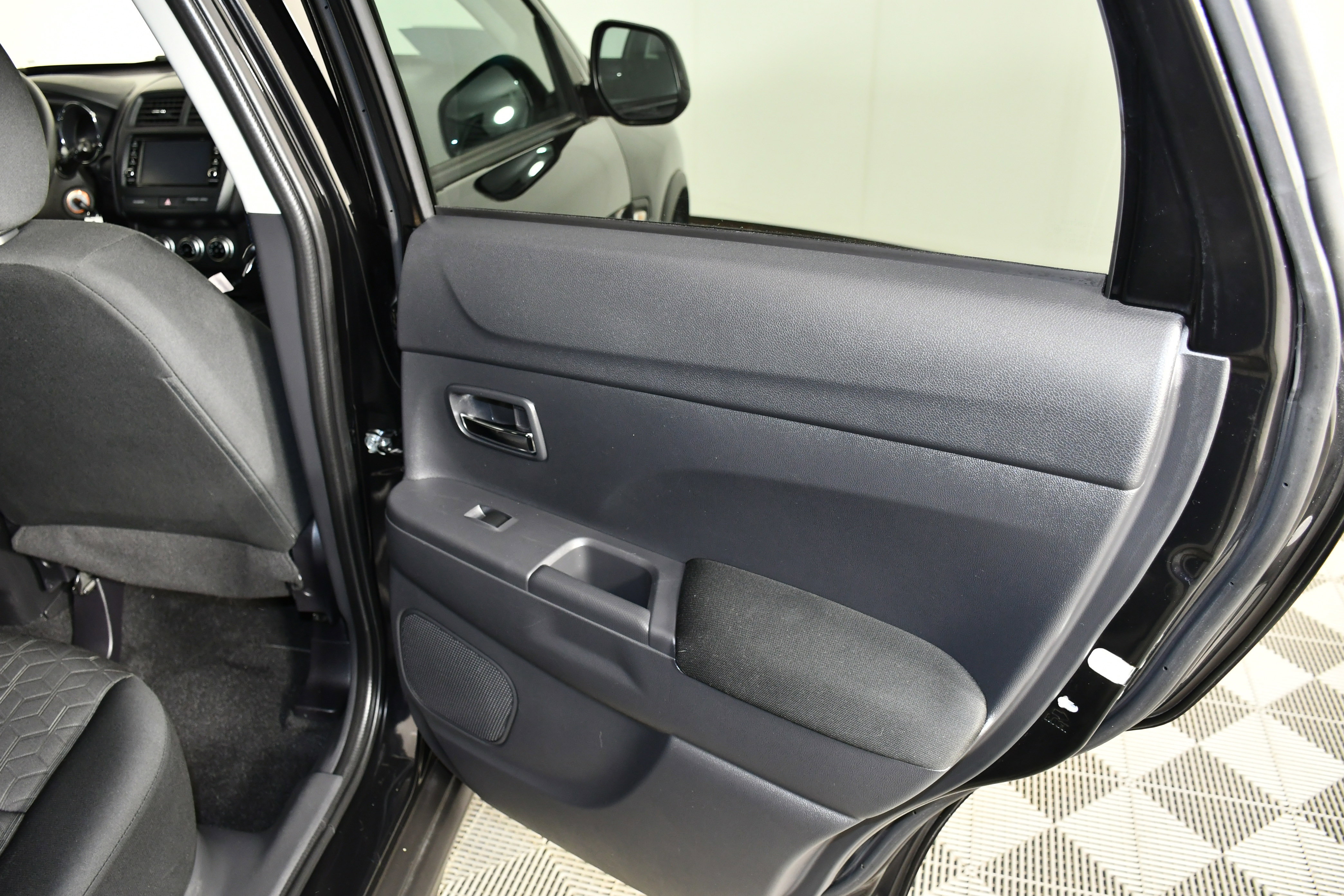Used 2025 Mitsubishi Outlander Sport ES AWD/4WD image 41