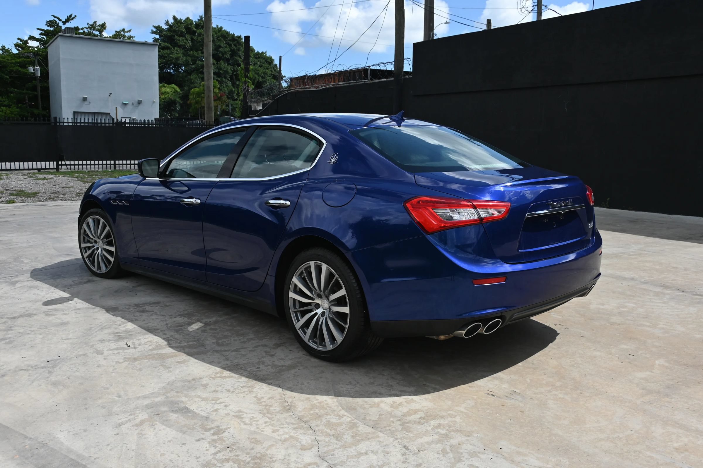 Used 2016 Maserati Ghibli RWD image 3