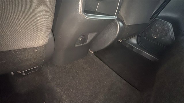 Used 2019 Toyota RAV4 LE image 21