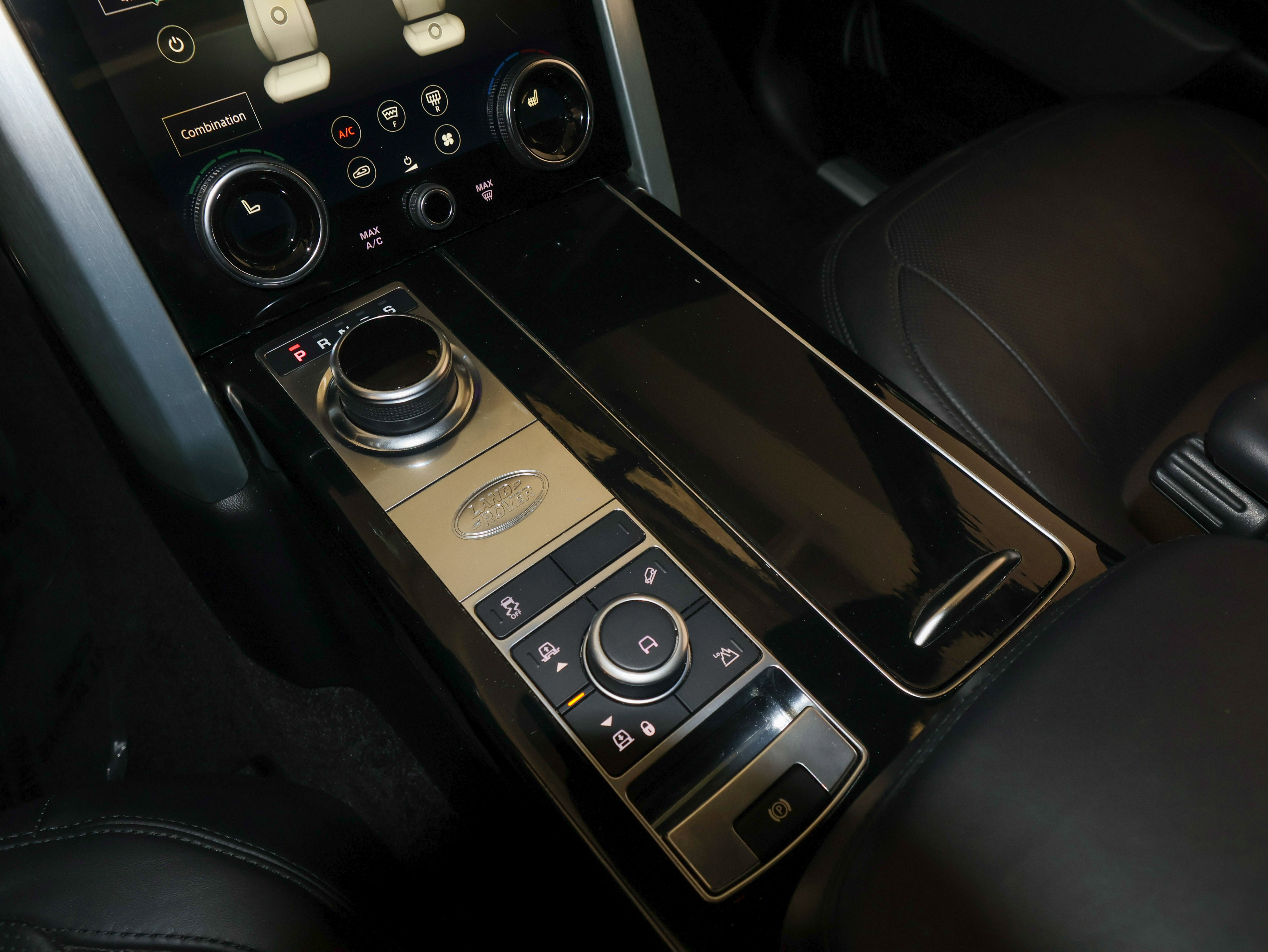 Used 2022 Land Rover Range Rover Westminster Edition image 43