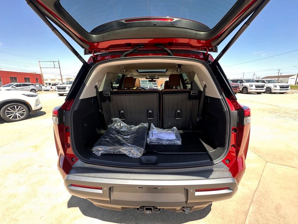 New 2026 Nissan Pathfinder Platinum AWD/4WD image 6