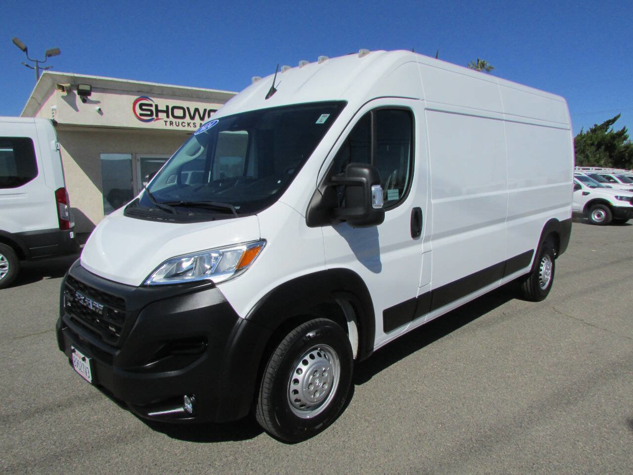 Used 2024 RAM ProMaster 2500 w/ Convenience Group FWD image 4
