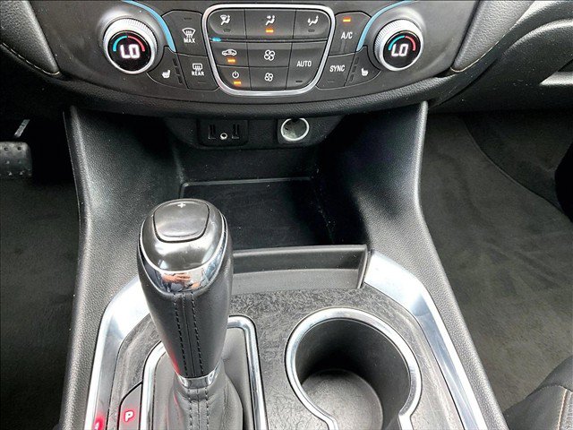 Used 2019 Chevrolet Traverse LT FWD image 25