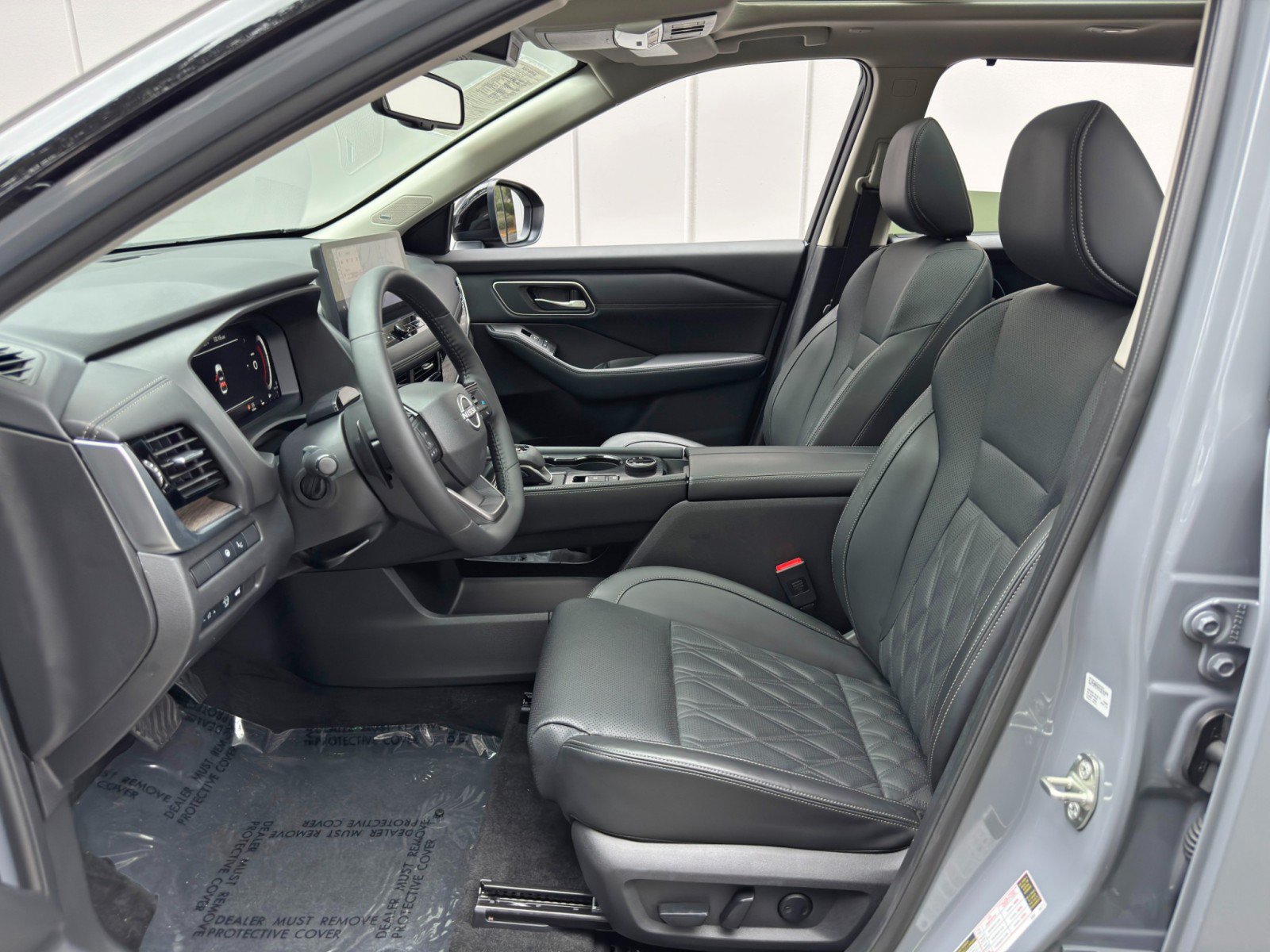 Used 2025 Nissan Rogue Platinum w/ Tech Package AWD/4WD image 16