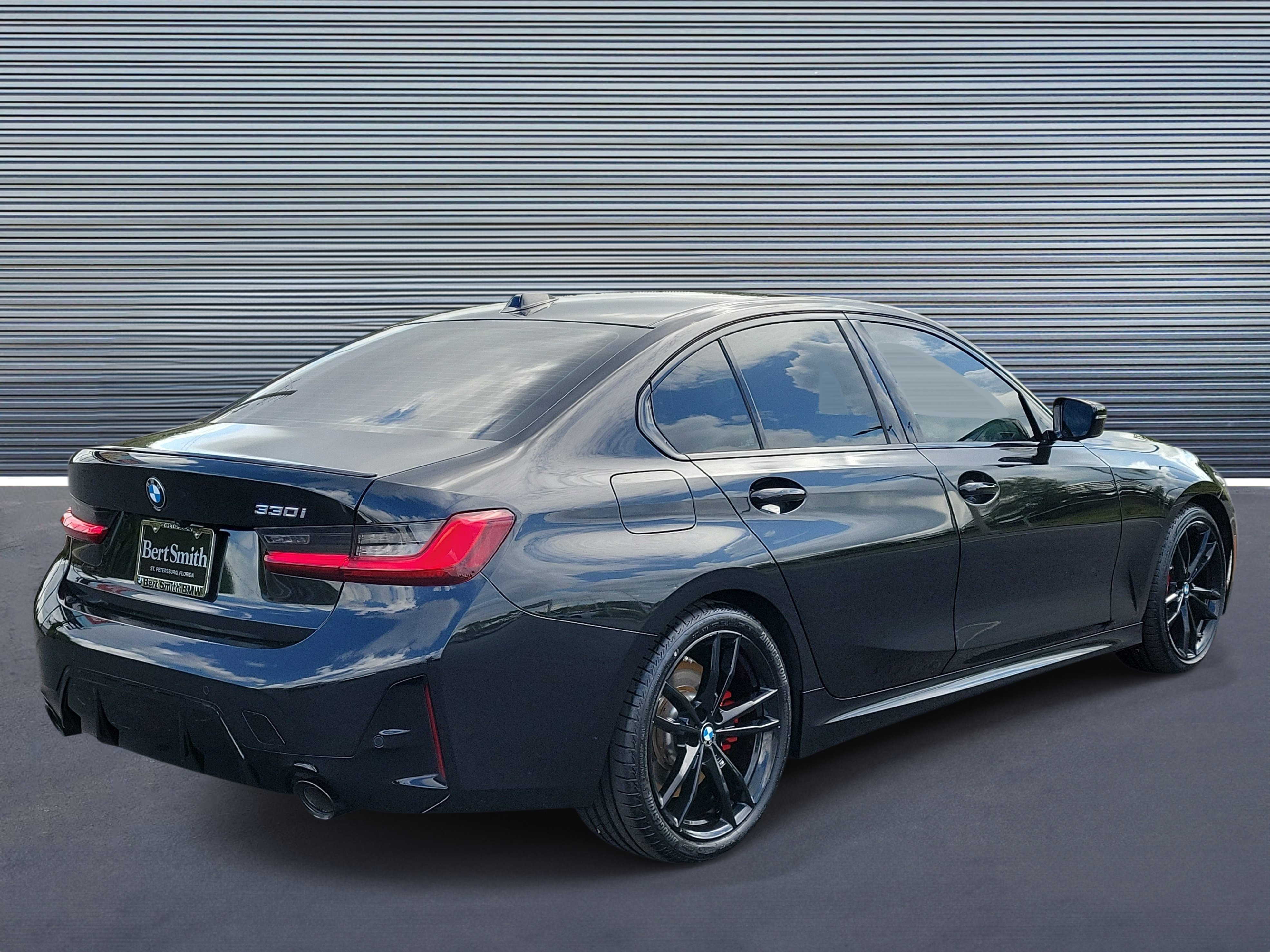 Used 2024 BMW 330i Sedan w/ M Sport Package RWD image 3
