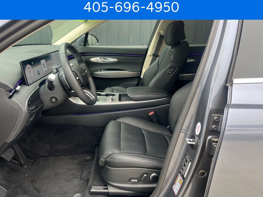Certified 2026 Genesis GV70 2.5T Select AWD/4WD image 11